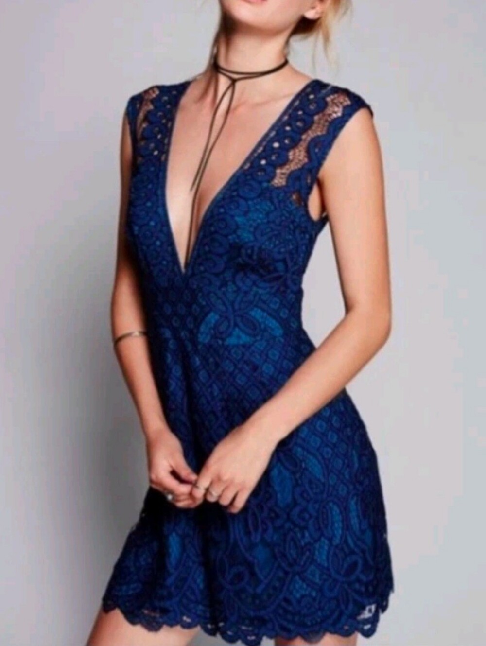 Free People 1 Million Lovers Deep Navy Lace V-Neck Mini Dress Sz 2. Coquette